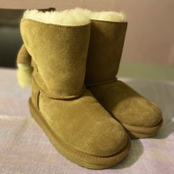 Boots UGG