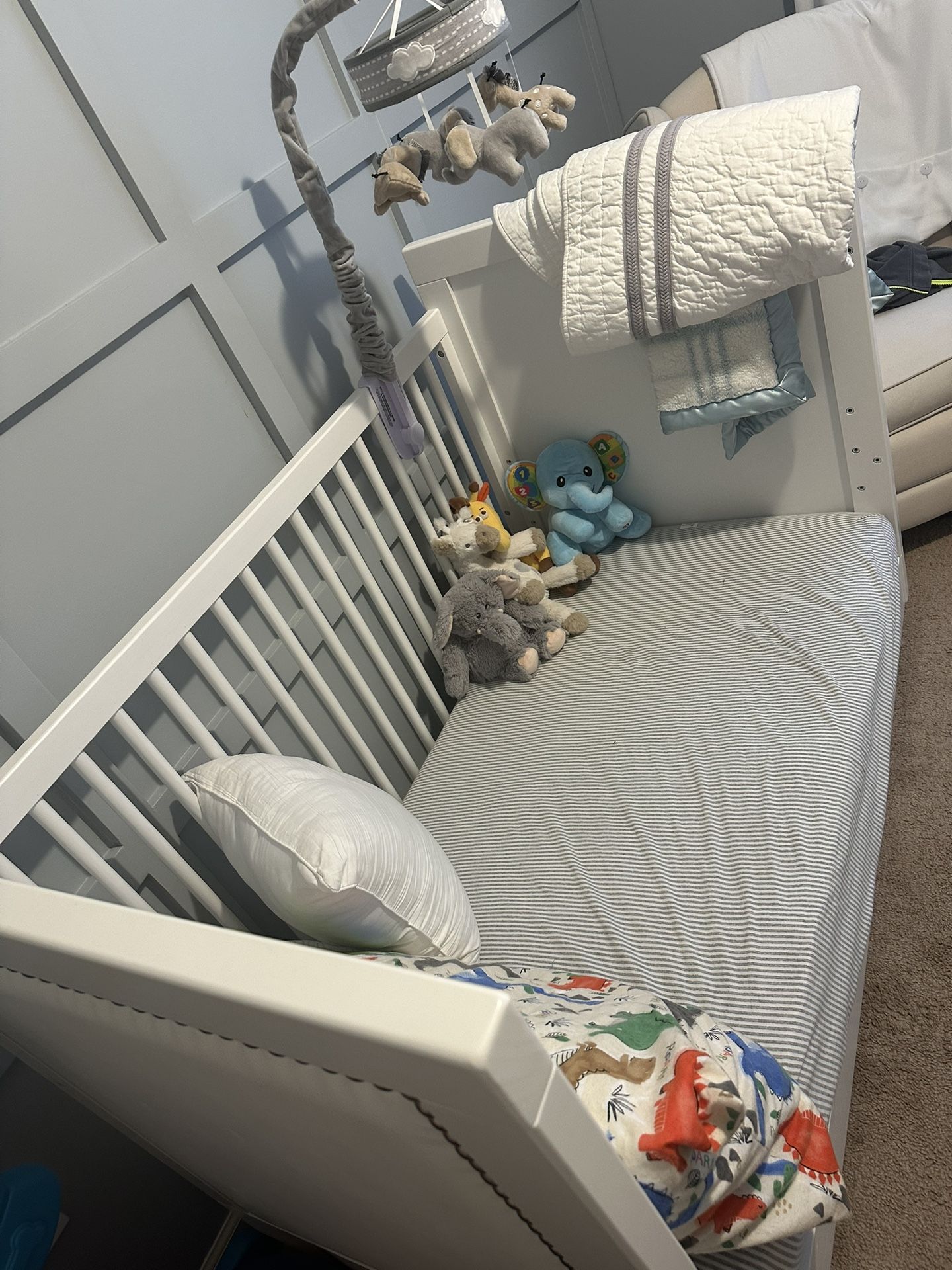 Brand New Delta Children’s Convertible Crib