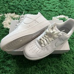 Nike Air Force 1 07 Low White 