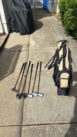 Junior PowerBilt Golf Club Set with Stand Bag