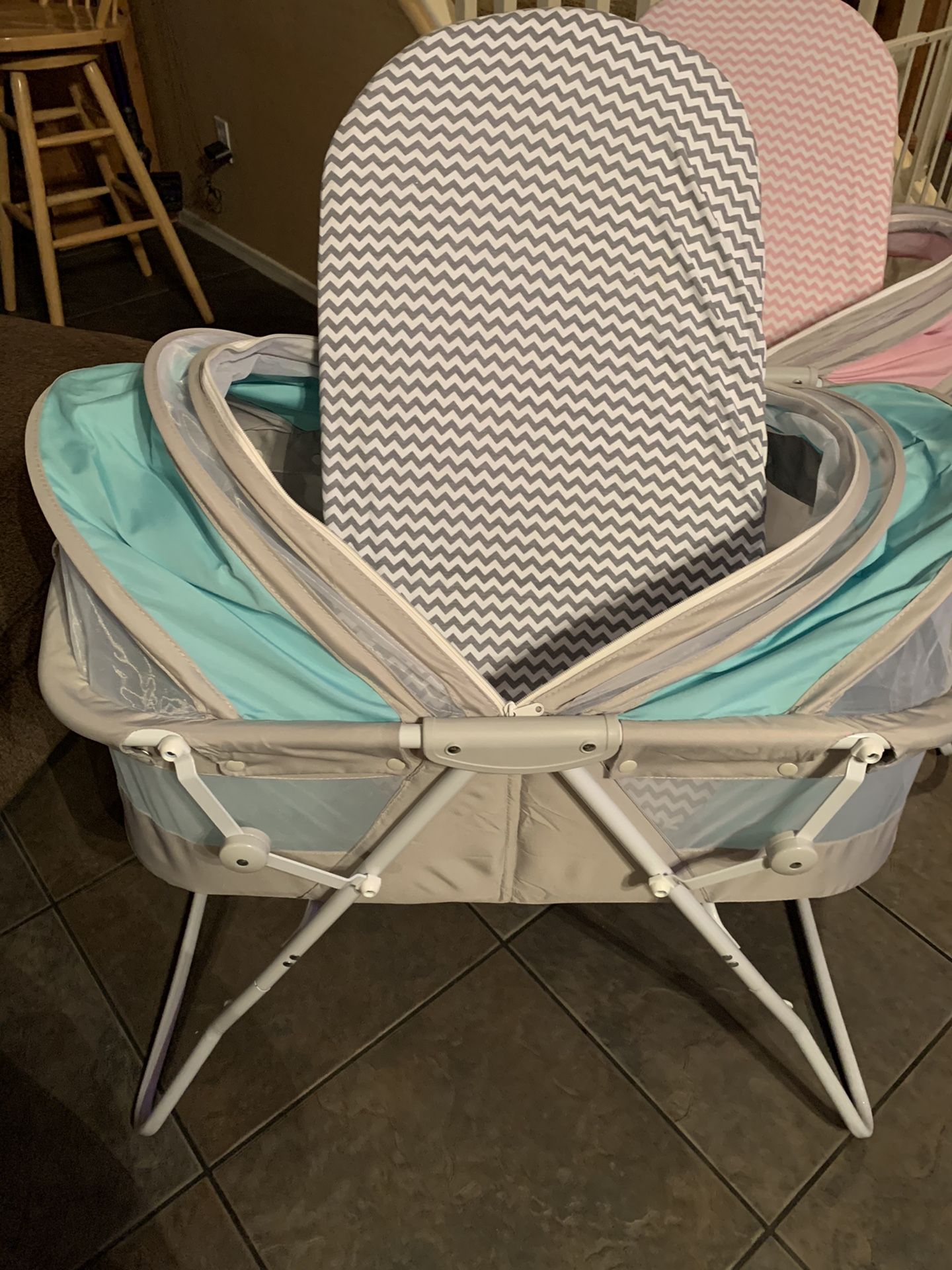 Baby Dream on Me 2Pink and 1 Green with sheets and Mattress