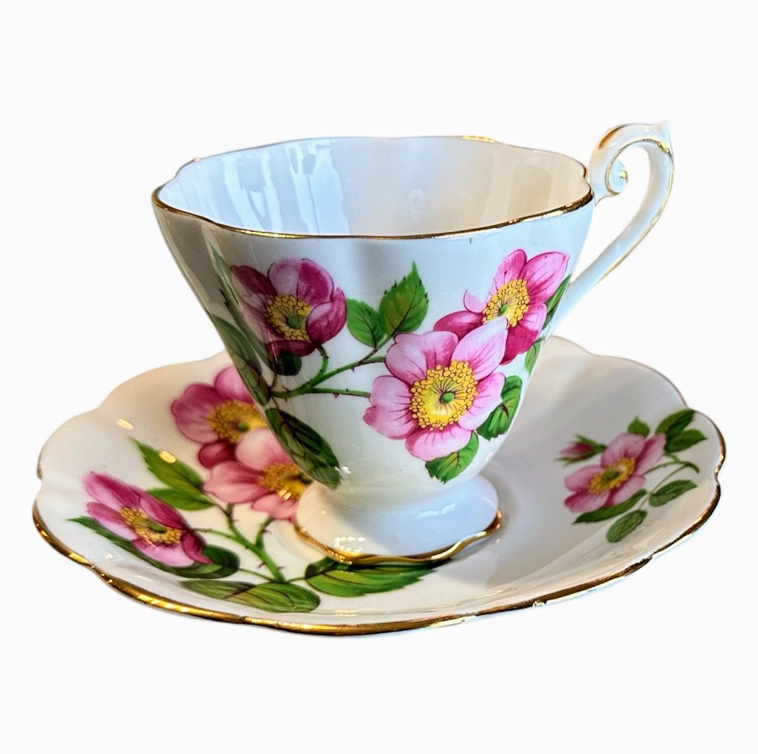 Vintage Royal Standard (England) Fine Bone China Floral Tea Cup And Saucer Set
