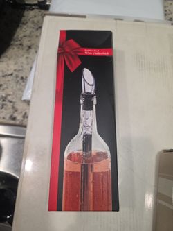 Wine accessories