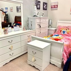 Anarasia White Youth Sleigh Bedroom Set (Queen and King Bed Frame