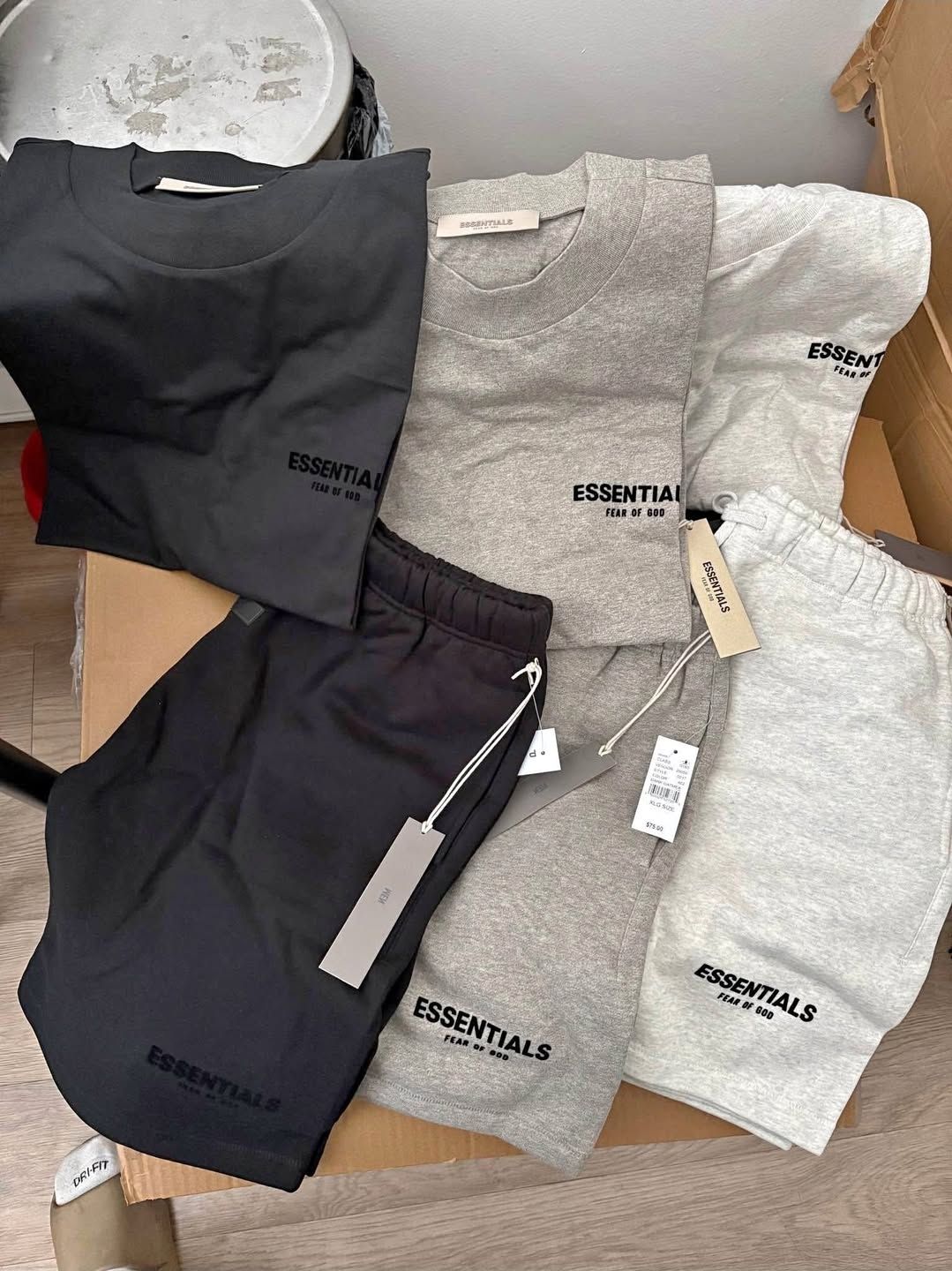 ESSENTIAL SHIRTS & SHORTS((FREE ITEMS WITH PURCHASE)