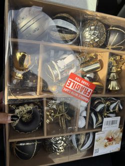 Black And Gold Christmas Ornaments