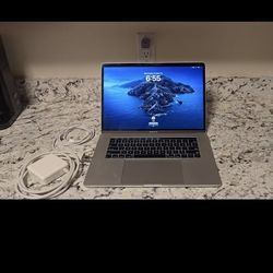 Apple MacBook Pro 2018 15 Inch 16 GB RAM core I7 Processor
