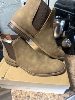 Men’s Boots size 8