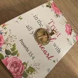 14 Kt Gold Prince Of Jesus Christ Cross Medal Pendant ,10 Kt Cuban Gold 24 Inch Chain 