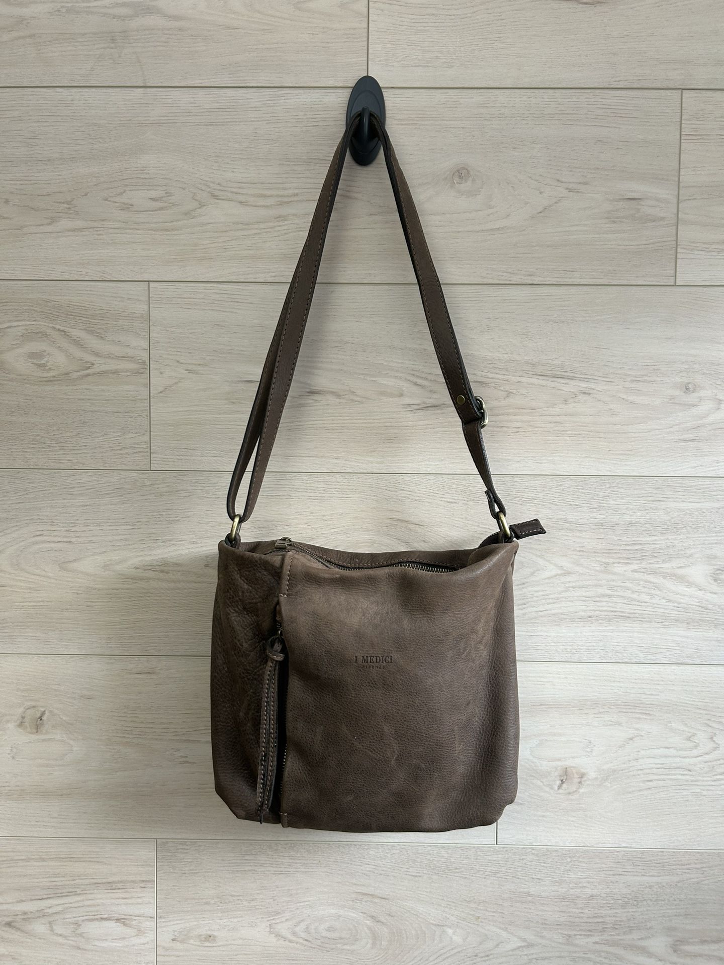 I Medici Italian Leather Messenger Bag