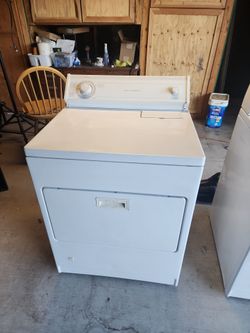 Whirlpool Gas Dryer Heavy Duty extra large capacity Nice and clean working perfect located in the