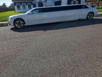Chrysler 300 limo