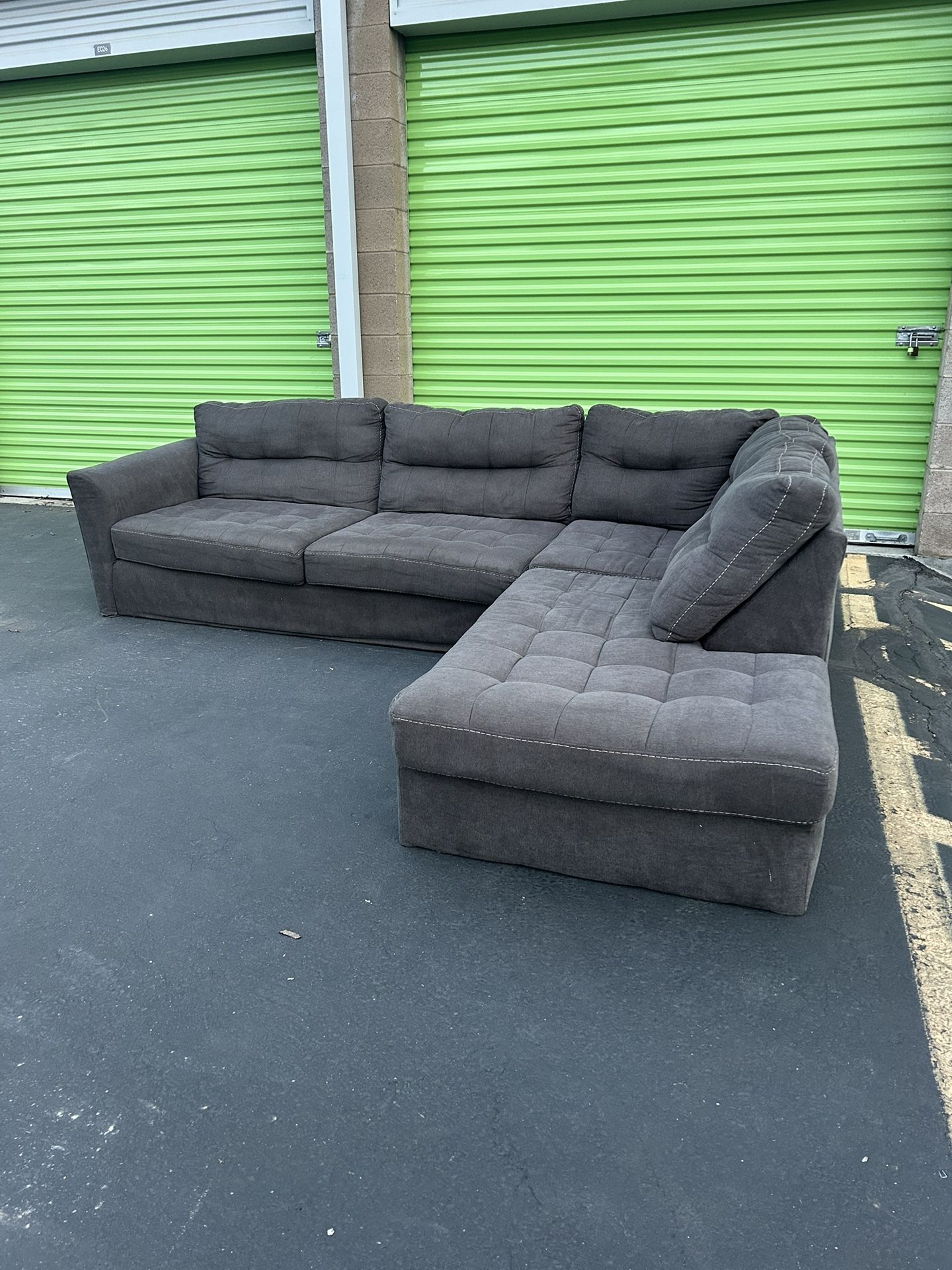 Beautiful Grey Tufted Sectional (Delivery Available)