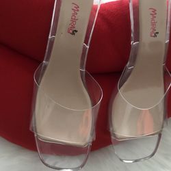 CLEAR PRINCESS HEELS