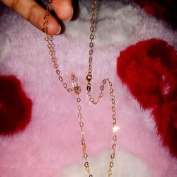 14k Gold gold Heart Link Necklace Imported from Italy.