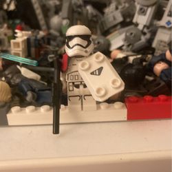 Lego Stormtrooper Officer  With Riot Shield (can Remove Officer Pad For Cheaper Price)