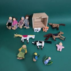 Old fashioned doll set