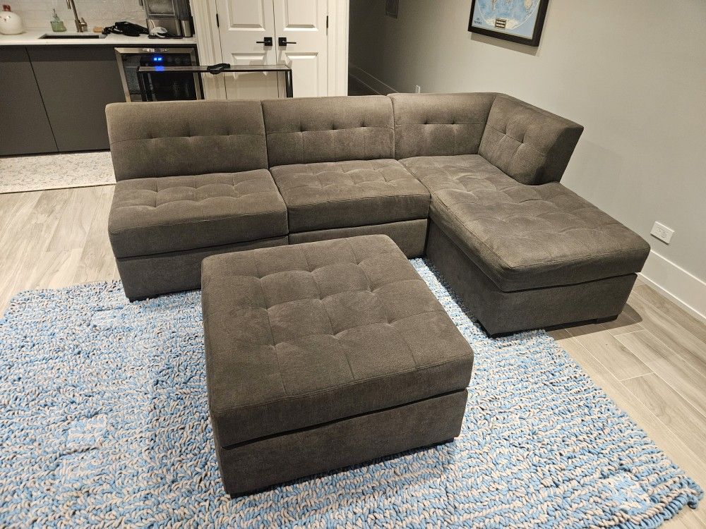 Lightly Used Comfortable Sectional Couch/Sofa
