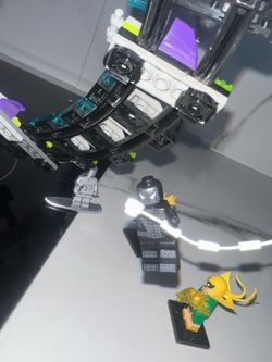Lots of LEGO MINIFIGURES