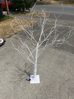 Light up tree