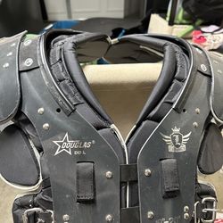 Youth shoulder pads