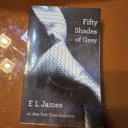 Fifty Shades of Grey Book One 1 of 3 in 50 Shades Trilogy by E L James Paperback