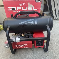 Milwaukee M18 FUEL 18-Volt Lithium-Ion Brushless Cordless 2 Gal. Electric Compact Quiet Compressor (Tool-Only)