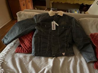 GUESS JACKET NEW