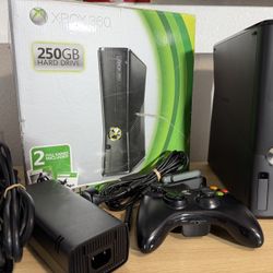 Microsoft Xbox 360 S 250GB Model 1439 Video Game Console CIB Tested No Games
