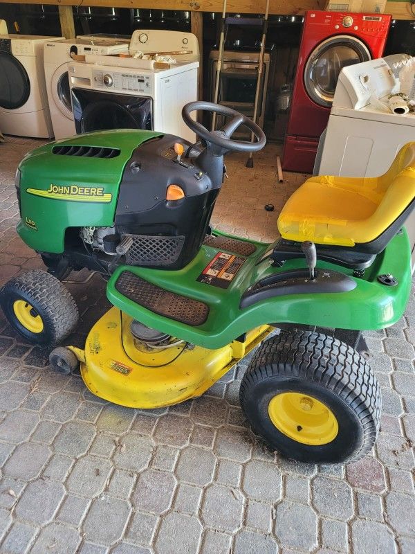 JOHN DEERE L110