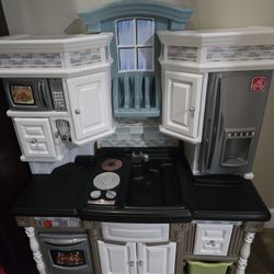 Play Kitchen - Step 2 Dream Kitchen