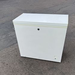 Large 37” Inches Wide Deep Chest Freezer Free Local Delivery/30 Day Warranty