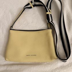 Marc Jacobs,color Amarillo, 