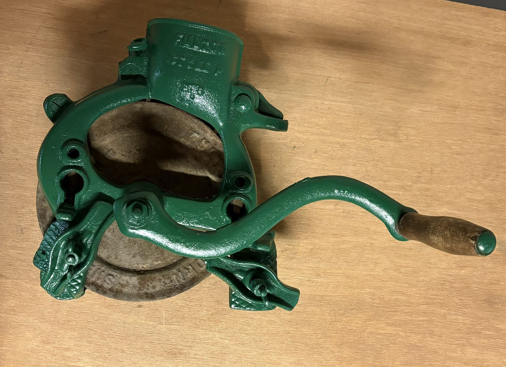 ANTIQUE CAST IRON FULTON STYLE P BRAND CRANK CORN SHELLER PRIMITIVE FARM TOOL