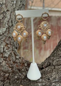 Chandelier earrings