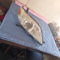 2011-2014 Toyota Sienna Right Side Headlight 