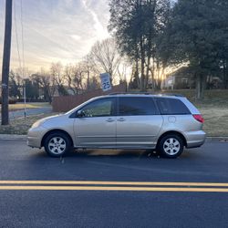 2004 Toyota Sienna