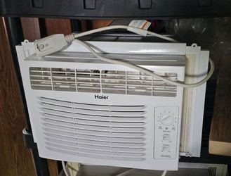 Haier AC window unit 5k BTU, 450 watts