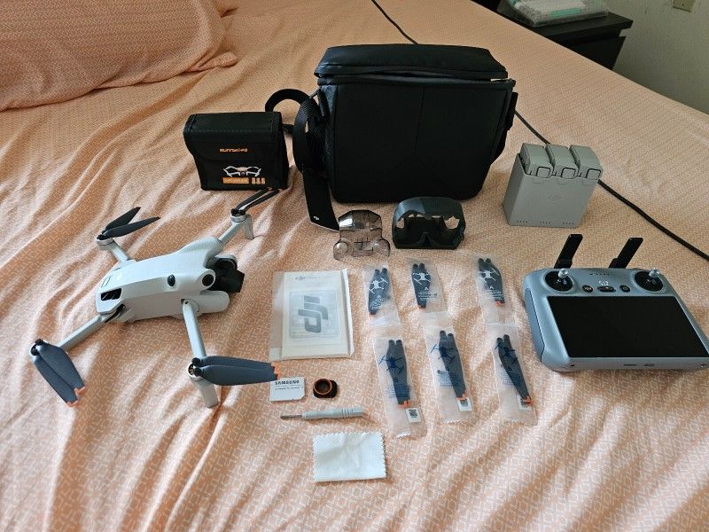 DJI Mini 4 Pro Drone + Accessories – Excellent Condition