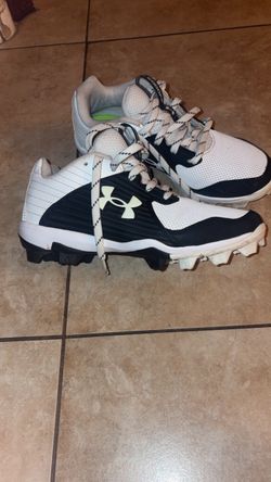 Kids baseball cleats