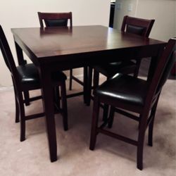 Pub Height Table w/4 Chairs