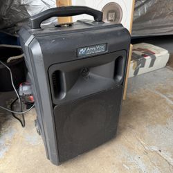 AmpliVox Titan Wireless Portable PA System (specifically model SW800).