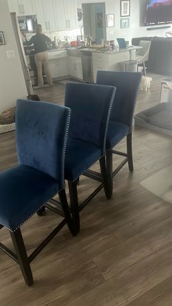3 barstools