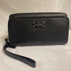 Kate Spade wristlet 