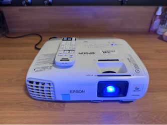 HDMI Epson Video Projector