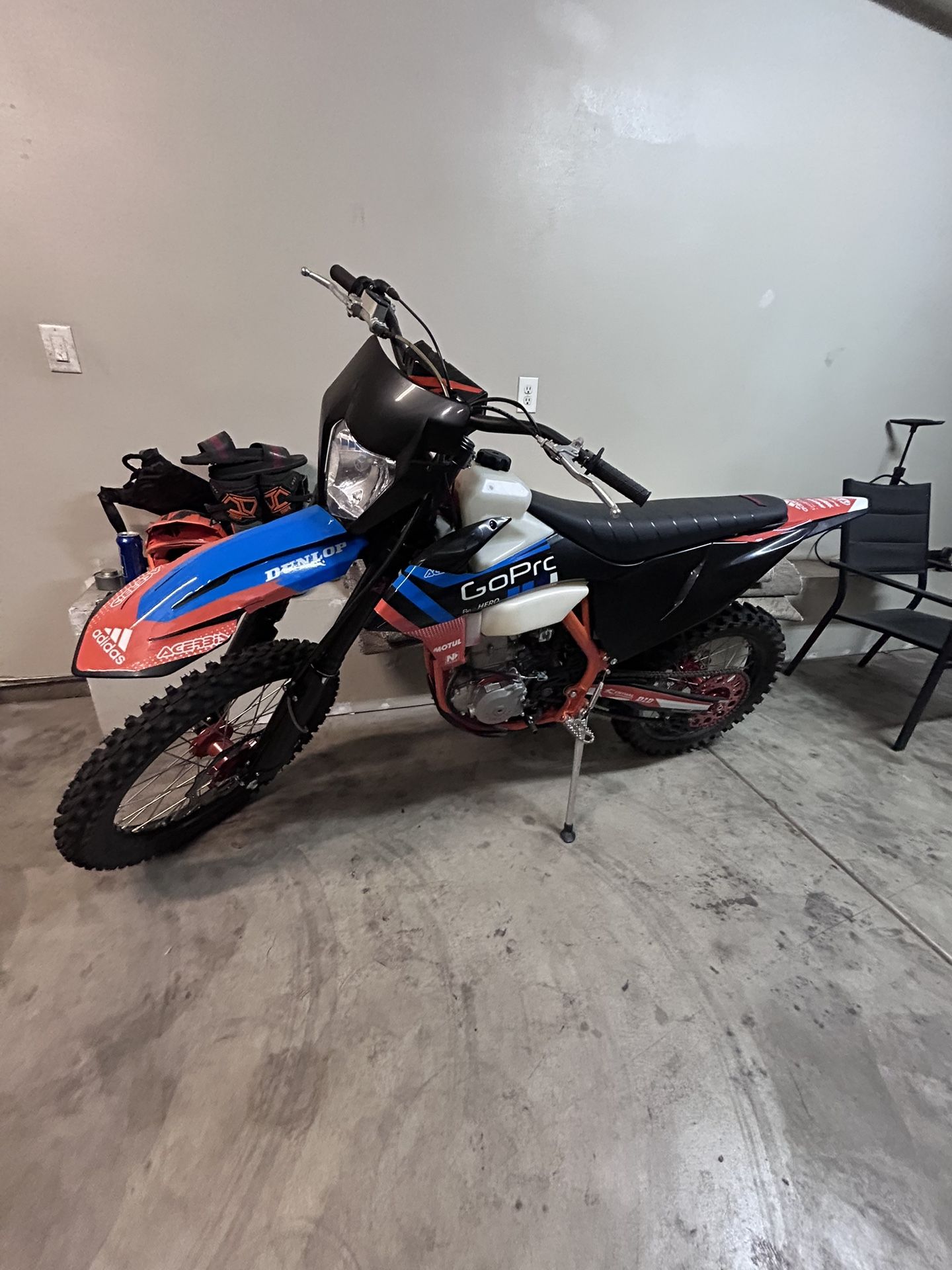 300c  Dirt Bike