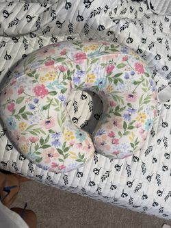 Boppy Nursing Pillow Pink floral