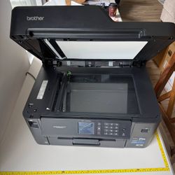Brother MFC-J5330DW All-in-One Inkjet Printer - Cracked Screen - Powers On FOR PARTS