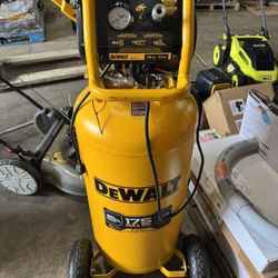 DEWALT COMPRESSOR