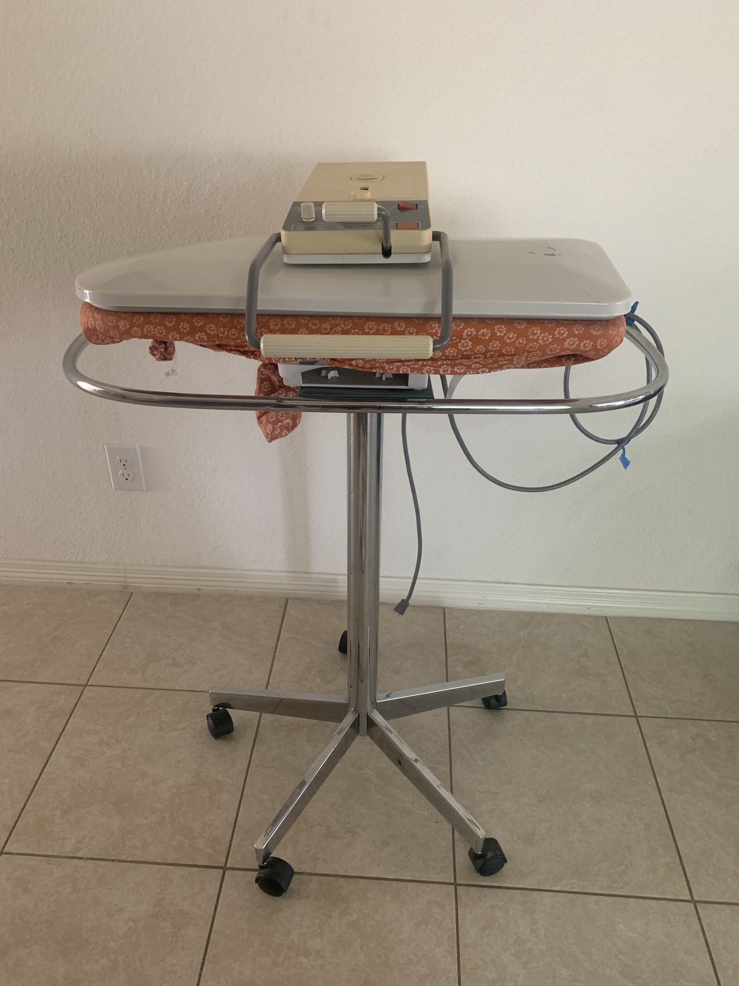Singer Iron Press